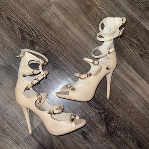 Zigi Giel Nude buckle up heels